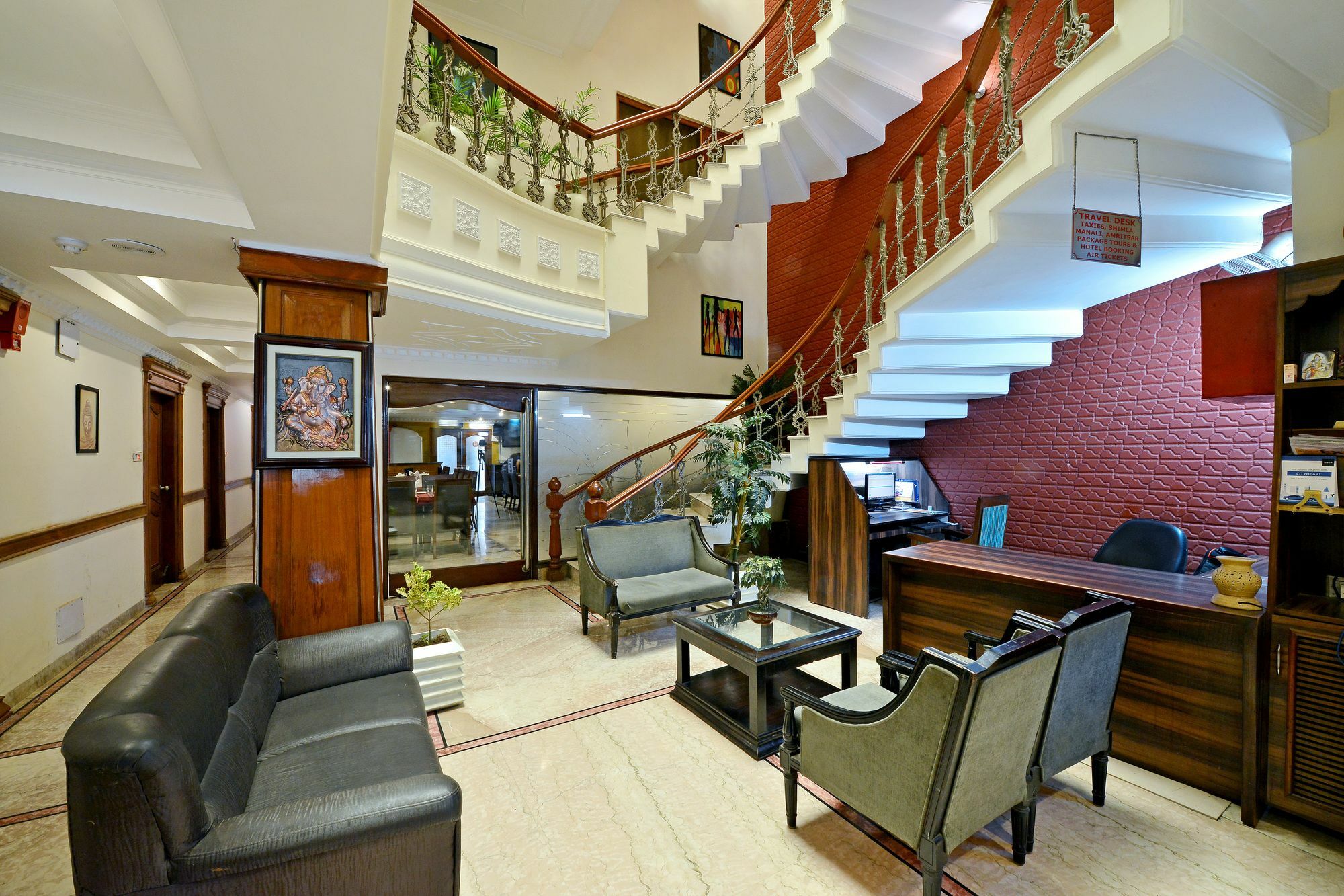 Hotel City Heart Premium Чандигарх Экстерьер фото